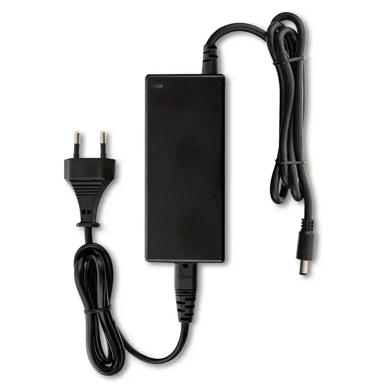 Moderní LED napájecí zdroj MCLED 60W 12VDC 5A IP20 černý plast s vidlicí ML-732.066.11.0